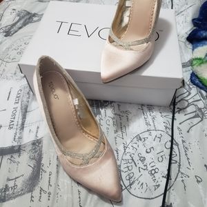 NIB Satin Pumps